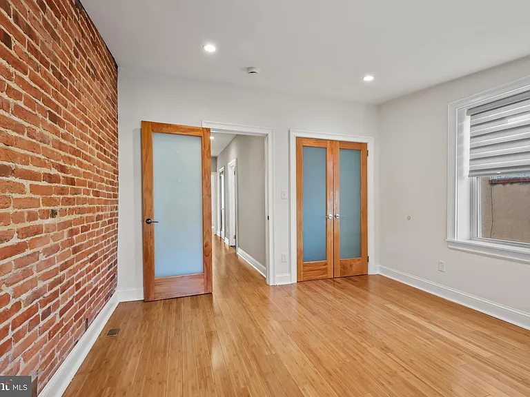 412 E Lanvale St — Photo 13