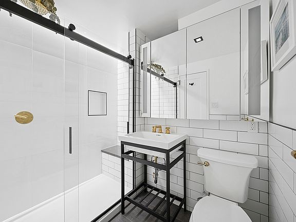 4th image of 35 Grove St APT 4K
