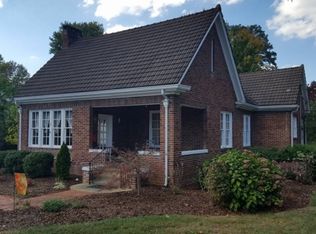 811 E Holston Ave, Johnson City, TN 37601