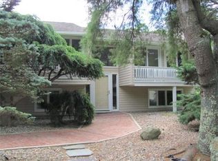 57 Hailes Hill Rd, Swansea, MA 02777