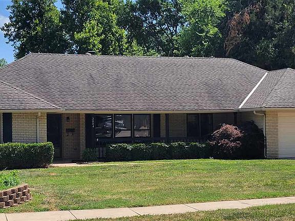 2nd image of 3004 Canterbury Ave