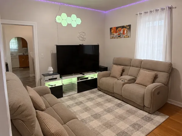 404 Congress Ave APT 2, Waterbury, CT 06708