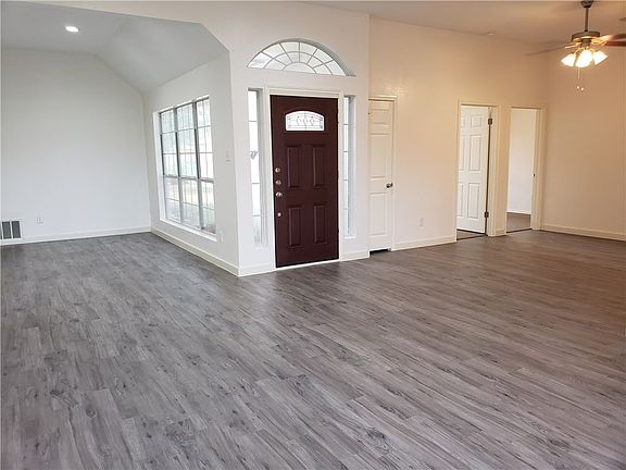 2nd image of 719 Honeysuckle Dr