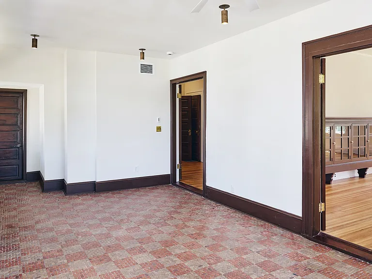 2979 Saint Johns Ave — Photo 15
