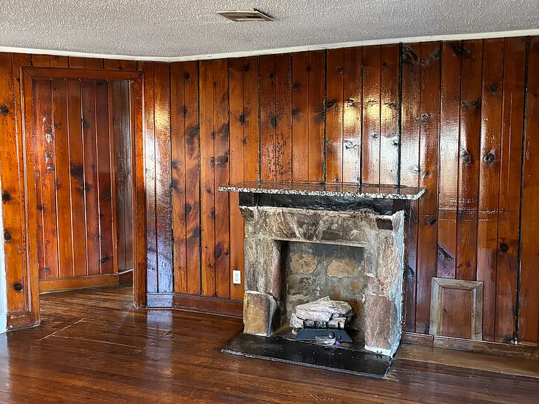 2640 N Quaker Ave — Photo 5