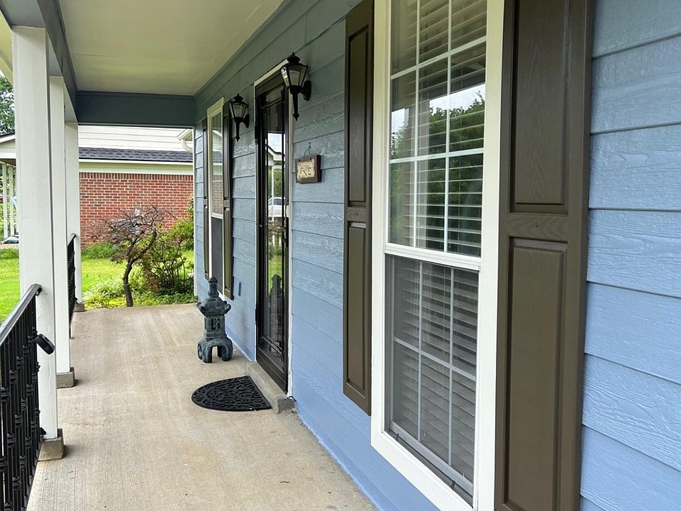1st image of 120 Country Place Dr