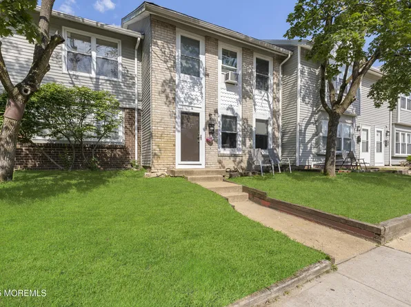 108 Tudor Court, Lakewood, NJ 08701