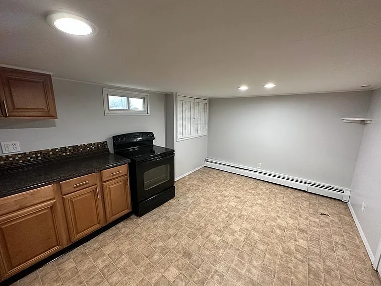 1114 Old Freehold Rd — Photo 31
