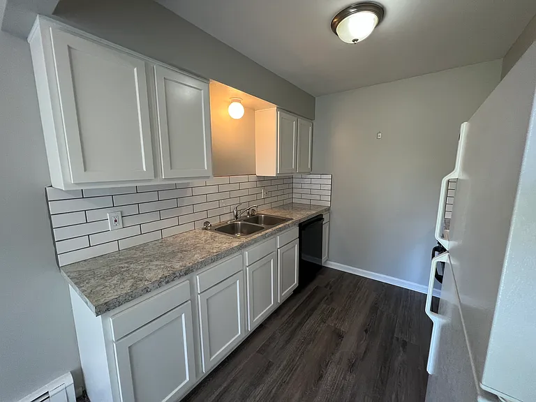 445 Shawmut Blvd NW — Photo 3