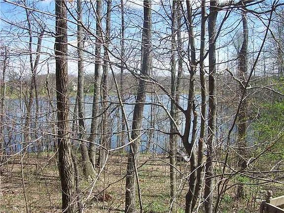 5th image of 231 Lakeshore Dr