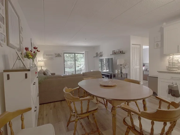 308 Quarry St #202 — Photo 3