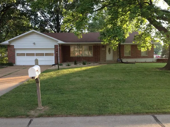 11617 Norgate Dr, Saint Louis, MO 63138