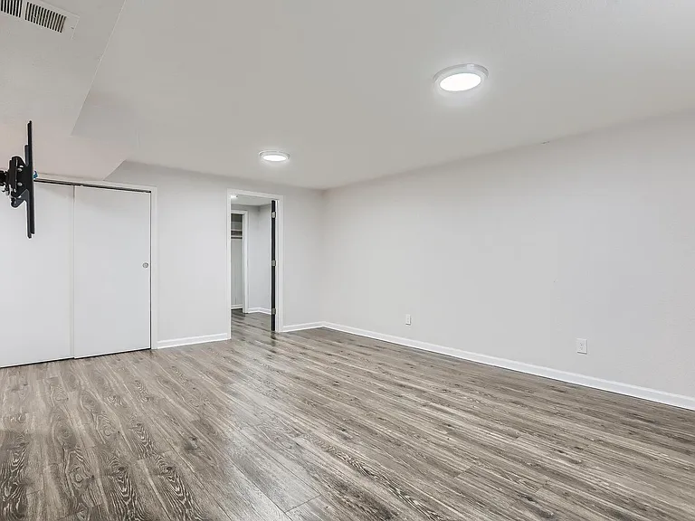 8507 W 62nd Pl — Photo 16