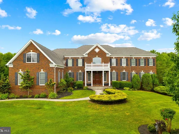 128 Jane Chapman Dr, Newtown, PA 18940