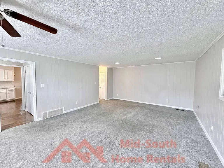 3998 N Victor Dr — Photo 10