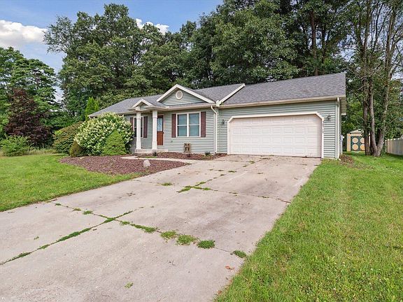 3rd image of 30719 Ashwood Dr