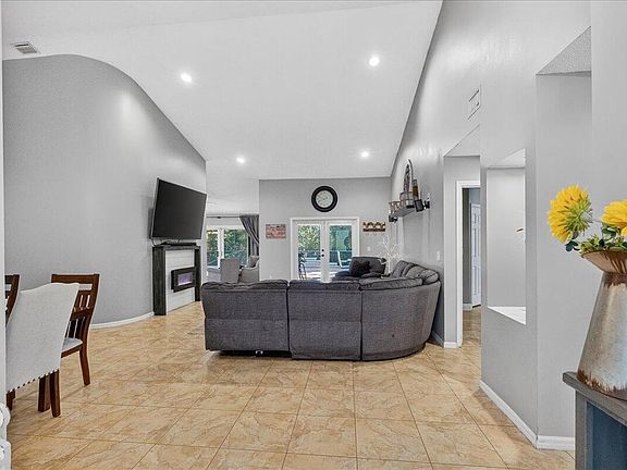 4th image of 7312 NW 45th Avenue