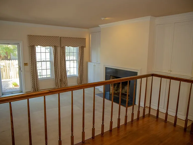817 Botetourt Gdns — Photo 11