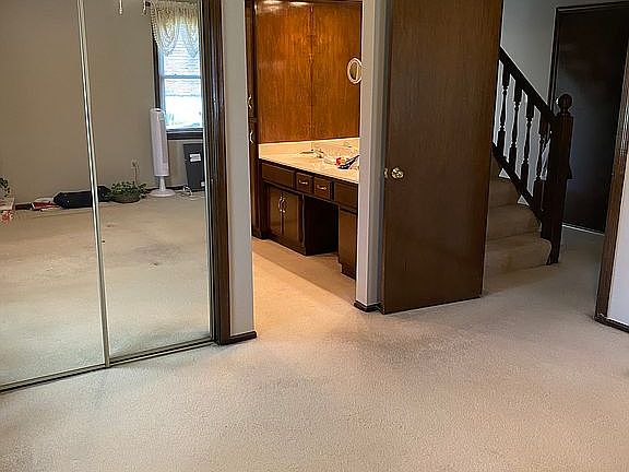 5th image of 10025 Taylor Dr