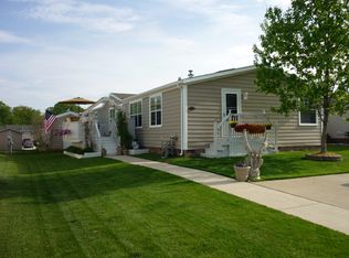 11776 Riverwood Ct, South Lyon, MI 48178