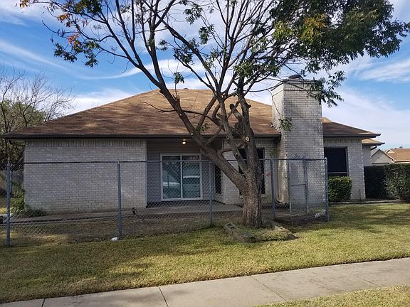 4th image of 812 Waverly Dr