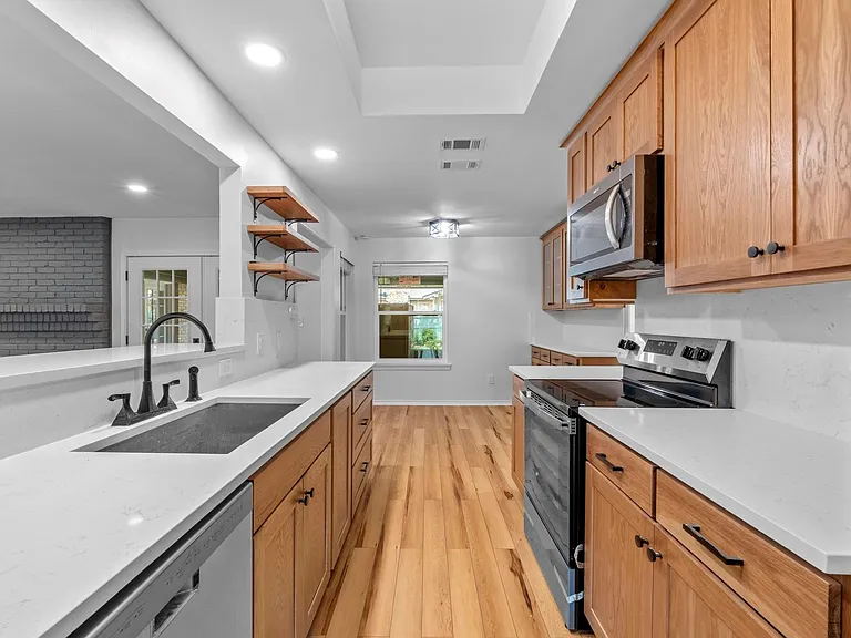 801 Lime Rock Dr — Photo 11