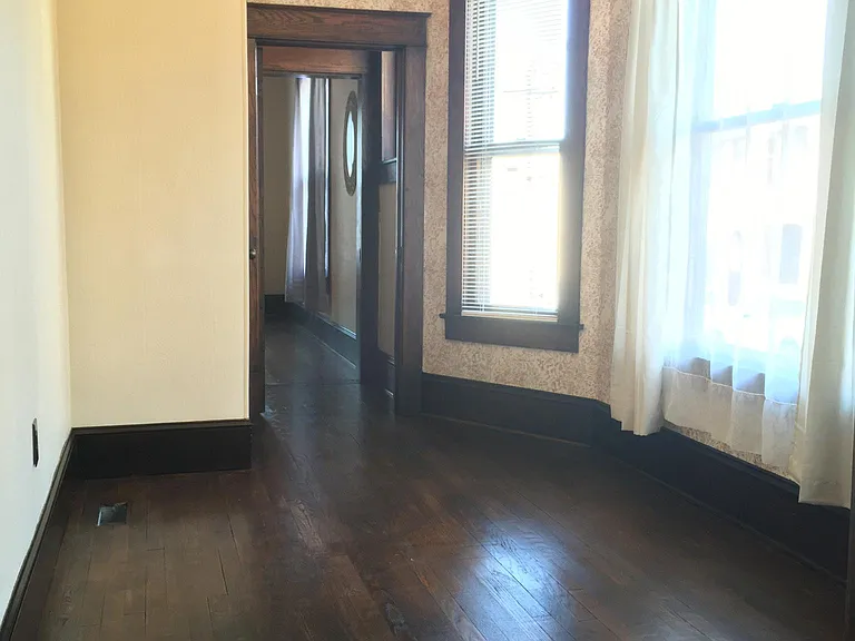 Study/Dining area lots of natural sunlight Just refinished Original Hardwood Floors from the 1920's