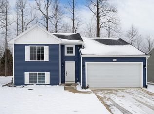 72268 Beacon Ct, South Haven, MI