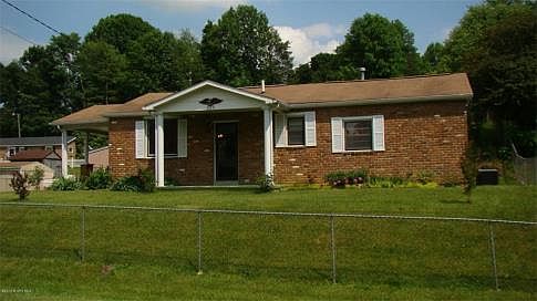 1st image of 920 Bland St