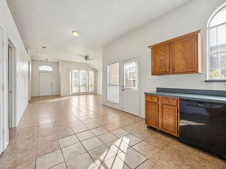 1602 Develon Dr — Photo 5