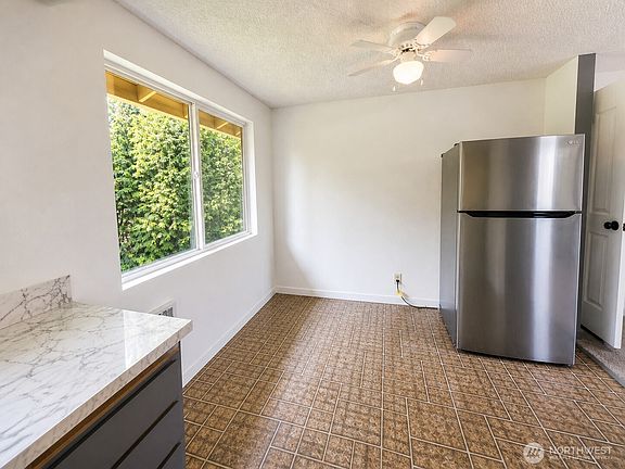 3rd image of 470 S River Avenue