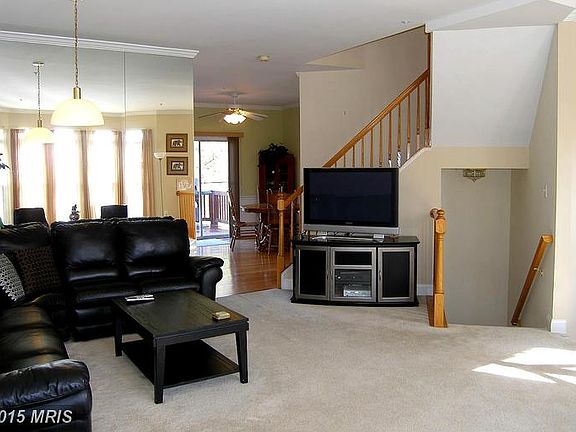 4th image of 19 Battery Bend Ct