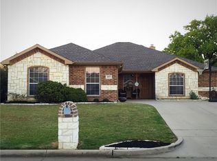 207 Meadowside Dr, Mansfield, TX 76063