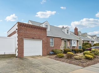 156 Jerome Ave, Mineola, NY 11501