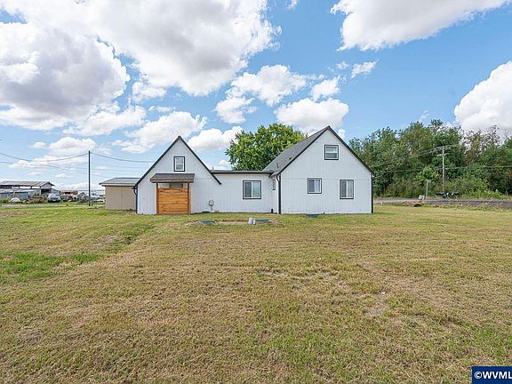 3rd image of 32655 Fur Rd