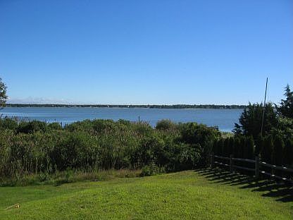 Directly on bay