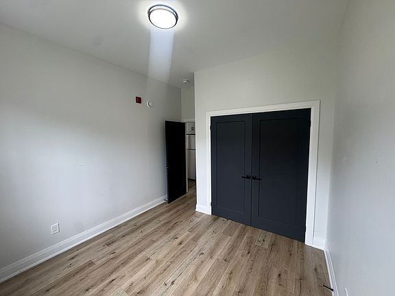 5th image of 125 Mount Albion Rd #4