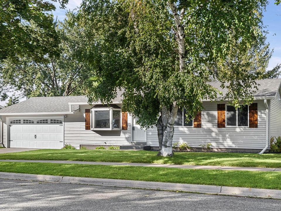 1st image of 615 11th AVENUE N N