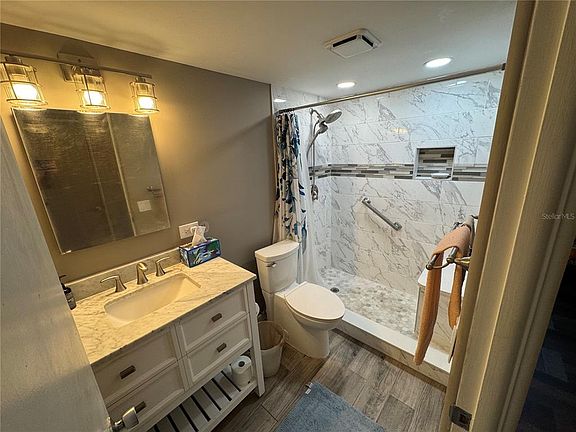4th image of 2020 WORLD PARKWAY BOULEVARD #8