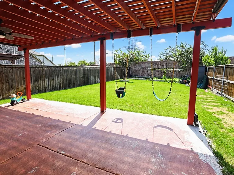 349 Kyra Ct — Photo 14