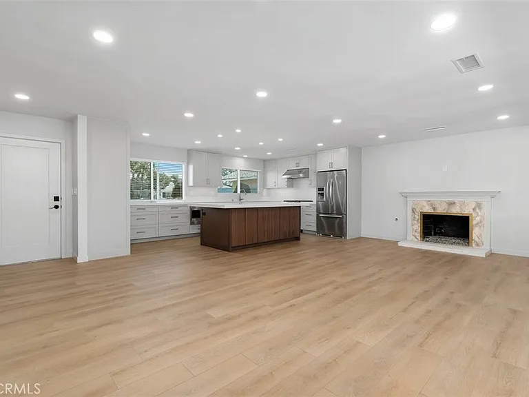 15881 Pilgrim Cir — Photo 4