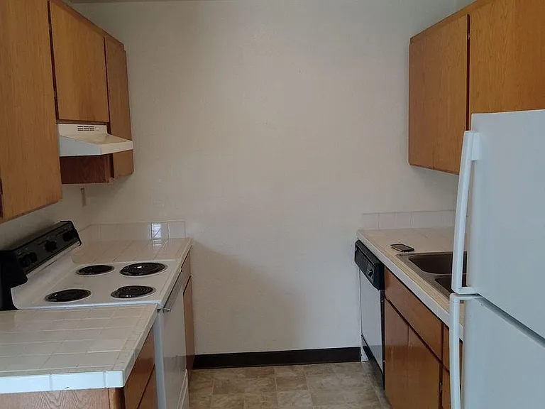 400-402 406 #408-410-412 — Photo 15