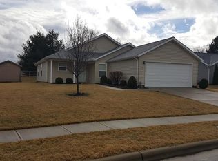 2325 Commonwealth Dr, Xenia, OH 45385