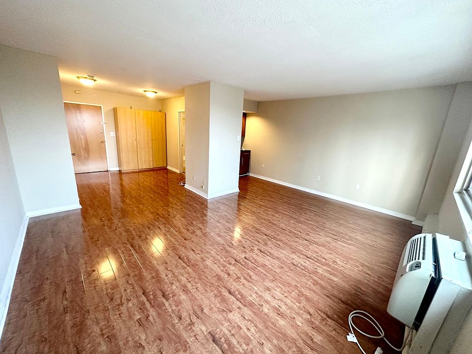 1st image of 2101 Chestnut St Unit 1714