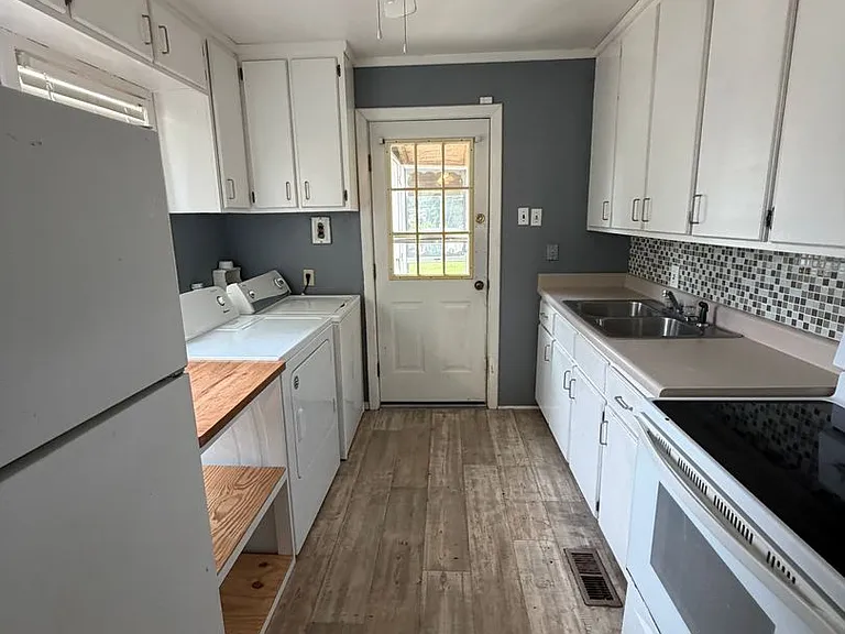 419 Ridgecrest St — Photo 4