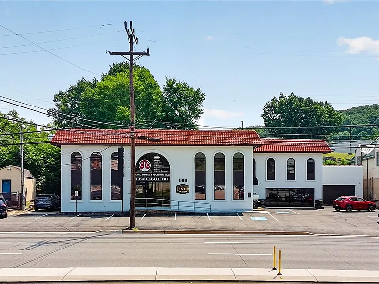 7240 McKnight Rd — Photo 1