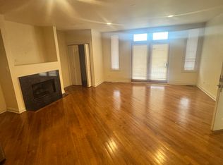 4040 S Prairie Ave #1, Chicago, IL 60653