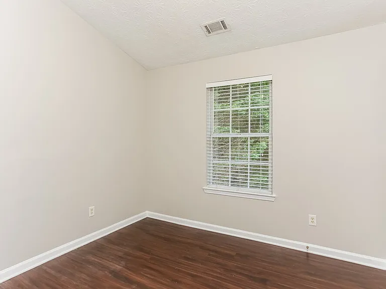 7470 Royale Ct — Photo 14