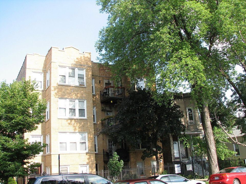 Top Floor Unit on Nice Tree-Lined Street