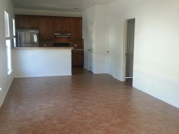 4th image of 5102 Caswell Ave #B